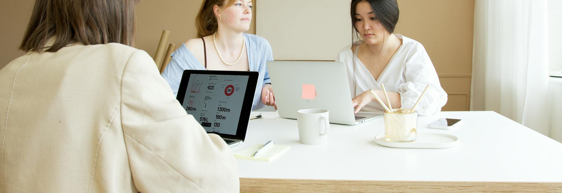 Brightroom -Brightroom pexels artempodrez 8511930